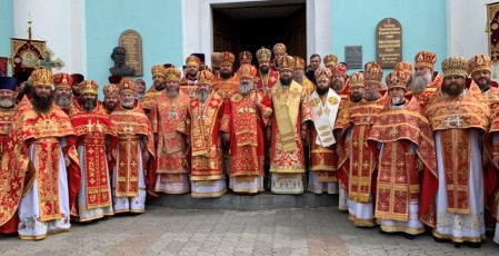 10.05.19 - Архієпископ Філарет взяв участь у Богослужінні з нагоди дня вшанування Всіх святих землі Волинської
