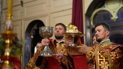 24.04.22 - Митрополит Філарет очолив святкове Пасхальне богослужіння в день Світлого Христового Воскресіння