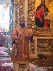 29.04.18 - У Неділю про розслабленого архієпископ Філарет співслужив за Літургією в Києво-Печерській Лаврі