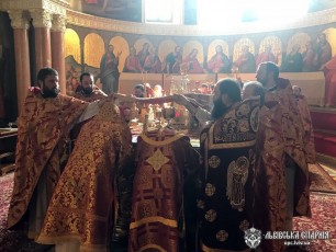 29.04.18 - У Неділю про розслабленого архієпископ Філарет співслужив за Літургією в Києво-Печерській Лаврі